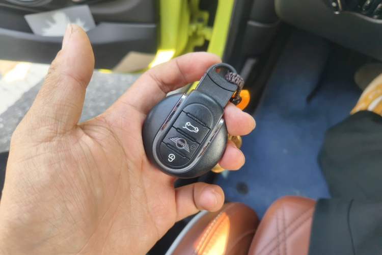 Used MINI 2022 Updated 2.0T COOPER S Artist Vehicle Key
