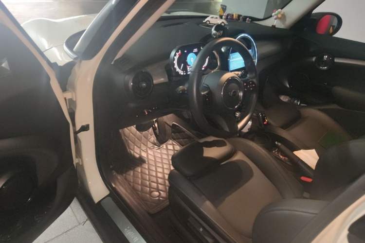 Used MINI 2022 1.5T COOPER Classic Edition Five-Door Version Driver Seat