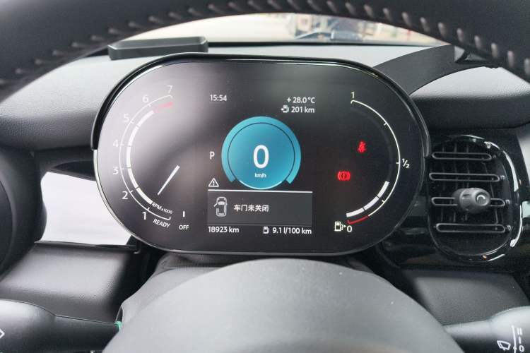 Used MINI 2022 Revised 2.0T COOPER S Artist Five-Door Edition Instrument Cluster