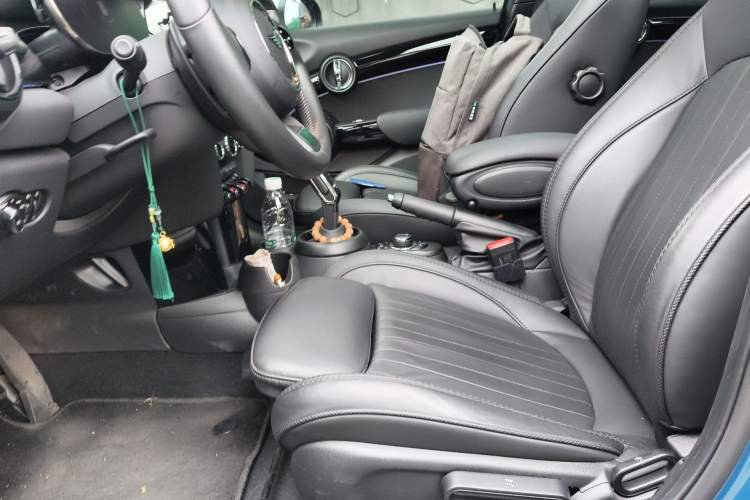 Used MINI 2022 Revised 2.0T COOPER S Artist Five-Door Edition Left Front Seat