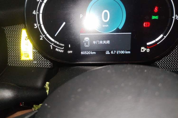 Used MINI 2022 1.5T COOPER Artist Odometer Close Up