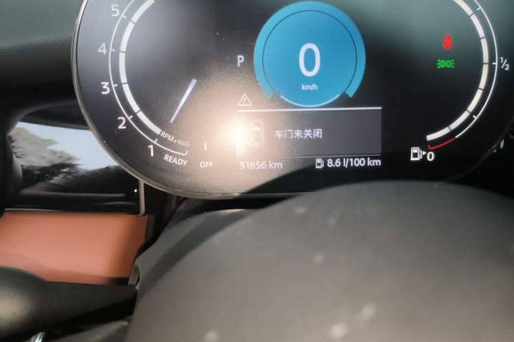 Used MINI  Odometer Close Up