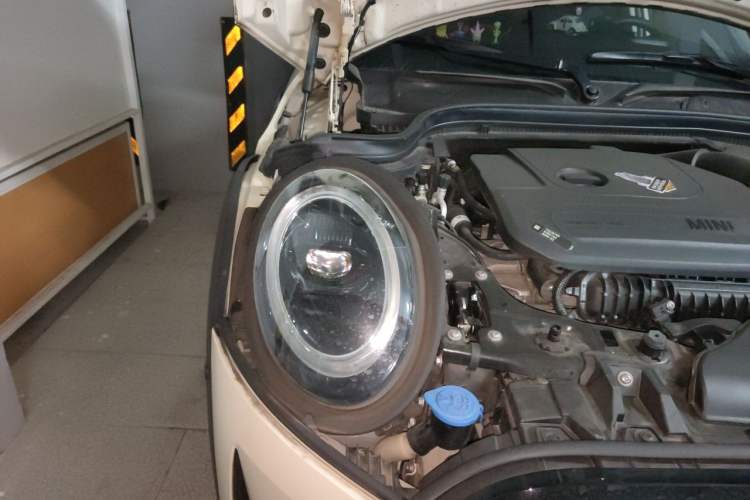 Used MINI 2022 1.5T COOPER Classic Edition Five-Door Version Right Front Headlight