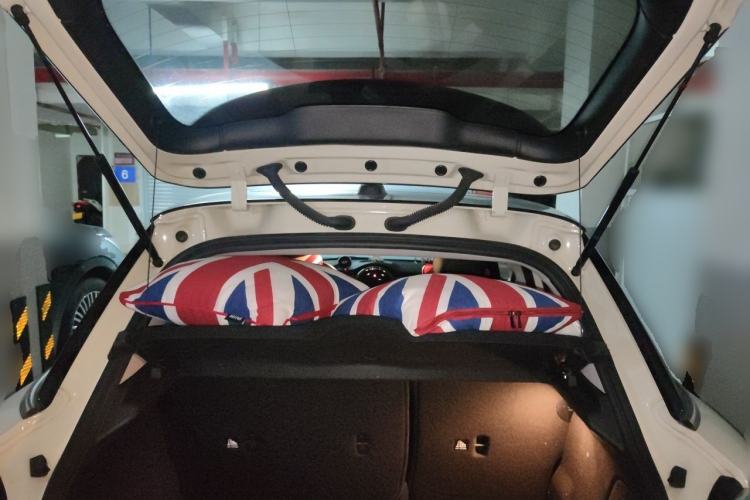 Used MINI 2022 1.5T COOPER Classic Edition Five-Door Version Trunk