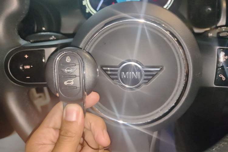 Used MINI 2022 1.5T COOPER Classic Edition Five-Door Version Vehicle Key