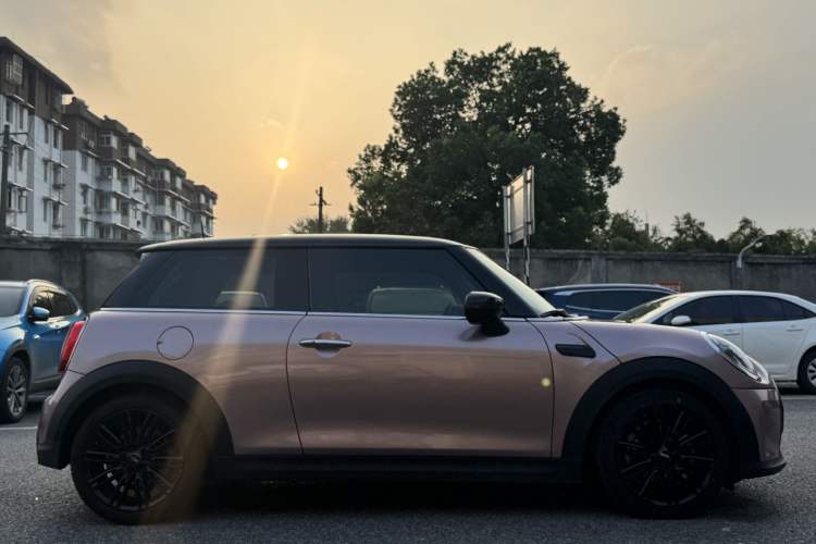 Used MINI 2022 Updated 1.5T COOPER Artist Exterior 8