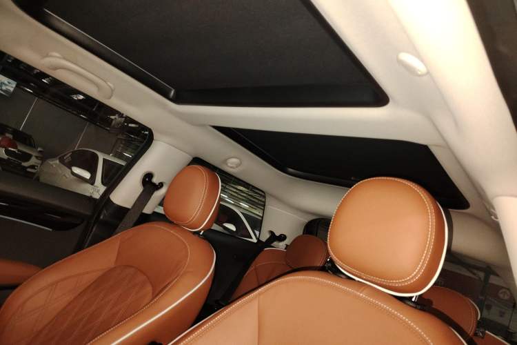 Used MINI 2022 Updated 1.5T COOPER Artist Headliner