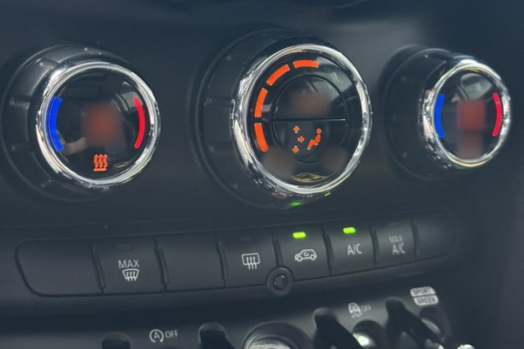 Used MINI 2022 2.0T COOPER S Classic Edition Interior 4