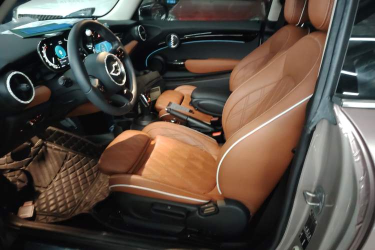 Used MINI 2022 Updated 1.5T COOPER Artist Left Front Seat