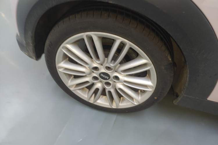 Used MINI 2022 1.5T COOPER Classic Edition Right Rear Wheel Hub