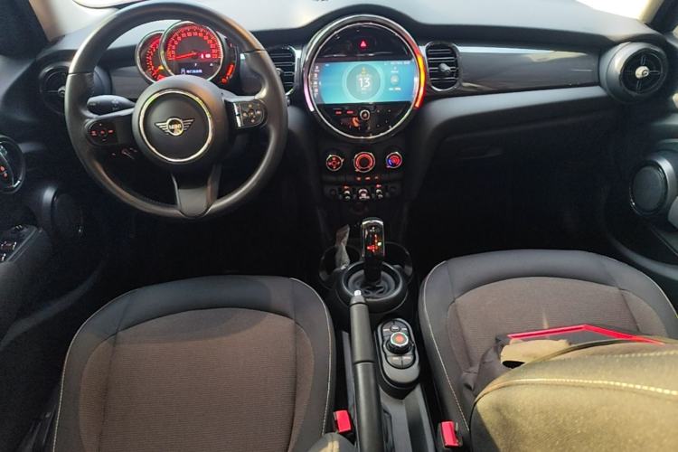 Used MINI 2022 Updated 1.5T ONE Five-Door PLUS Edition Center Console