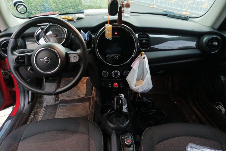 Used MINI 2022 Updated 1.5T ONE Center Console
