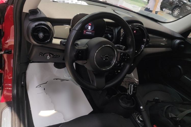 Used MINI 2022 1.5T ONE Center Console
