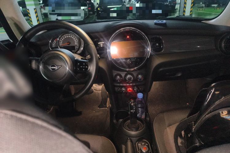 Used MINI 2022 Updated 1.5T ONE Center Console