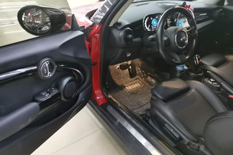 Used MINI 2022 1.5T COOPER Classic Edition Driver Seat