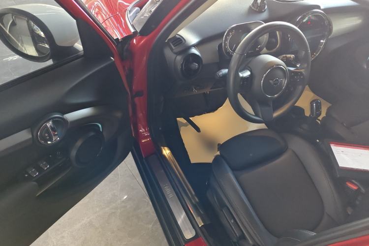 Used MINI 2022 1.5T COOPER Classic Edition Five-Door Version Driver Seat