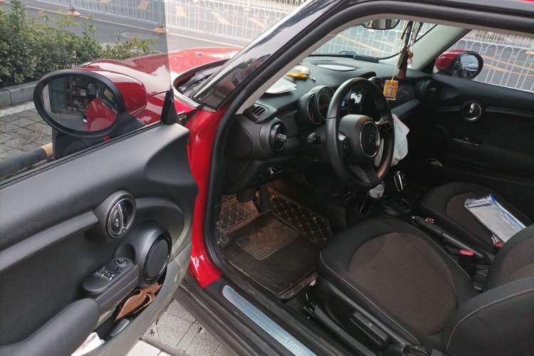 Used MINI 2022 Updated 1.5T ONE Driver Seat