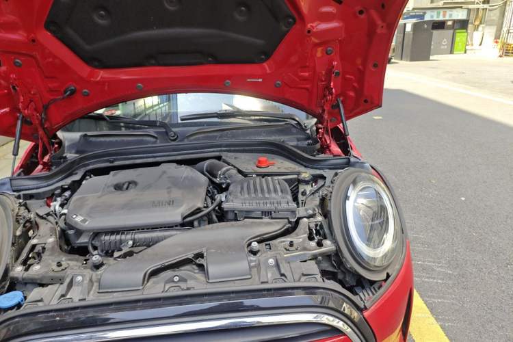 Used MINI 2022 Updated 1.5T COOPER Classic Edition Five-Door Version Engine Bay Left