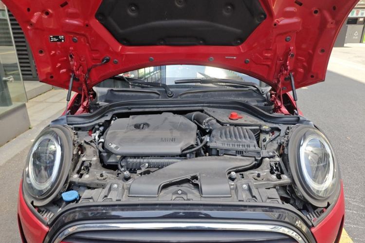 Used MINI 2022 Updated 1.5T COOPER Classic Edition Five-Door Version Engine Bay