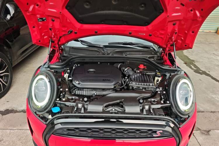 Used MINI 2022 Updated 2.0T COOPER S Classic Edition Five-Door Version Engine Bay