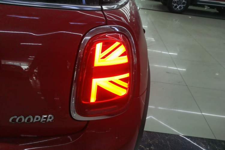 Used MINI 2022 1.5T COOPER Classic Edition Exterior 3