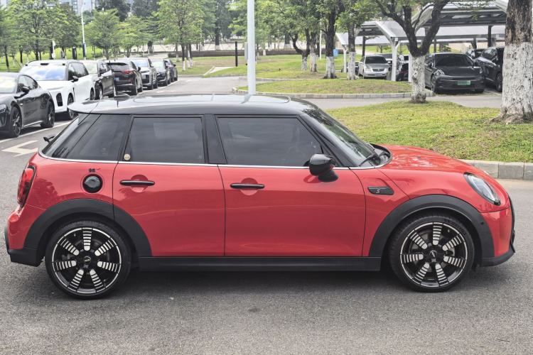 Used MINI 2022 Updated 2.0T COOPER S Classic Edition Five-Door Version Exterior 4