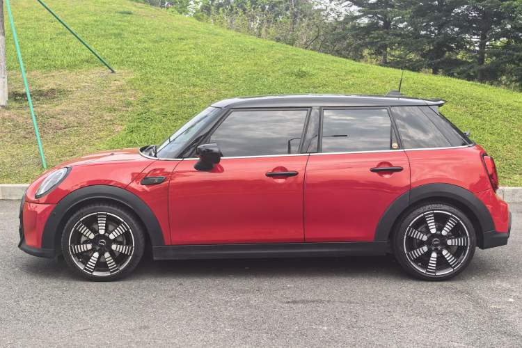 Used MINI 2022 Updated 2.0T COOPER S Classic Edition Five-Door Version Exterior 5