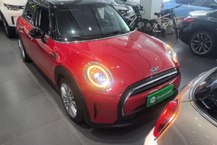 Used MINI 2022 1.5T COOPER Artist Five-Door Edition Front Right 45 Deg