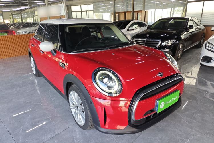 Used MINI 2022 1.5T COOPER Classic Edition Five-Door Version Front Right 45 Deg