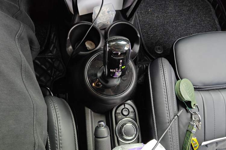 Used MINI 2022 2.0T COOPER S Artist Five-Door Edition Gear Lever