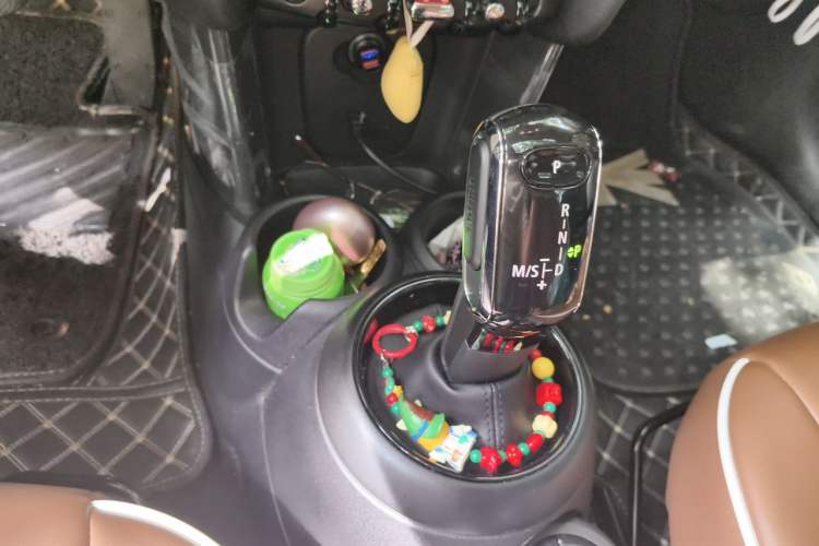 Used MINI 2022 1.5T ONE Five-Door PLUS Gear Lever