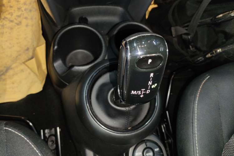 Used MINI 2022 1.5T ONE Gear Lever