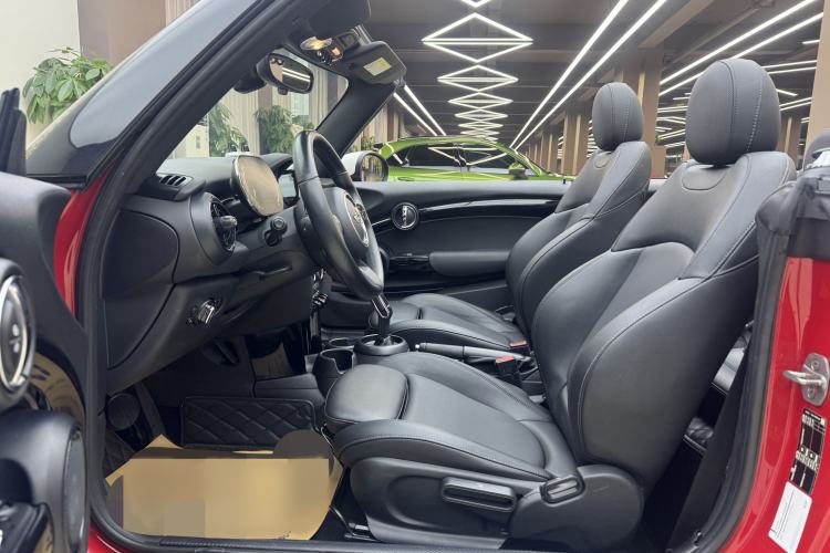Used MINI 2022 Revised 1.5T COOPER CABRIO Classic Edition Interior 1
