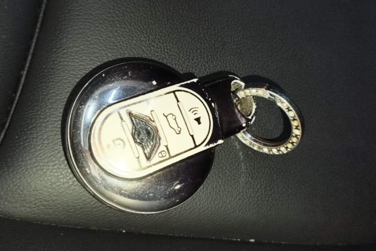 Used MINI 2022 Updated 1.5T COOPER Artist Interior 1