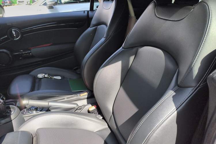 Used MINI 2022 1.5T COOPER CABRIO Classic Edition Left Front Seat