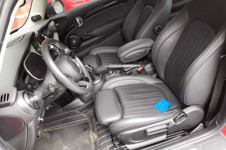Used MINI 2022 Updated 2.0T COOPER S Artist Left Front Seat