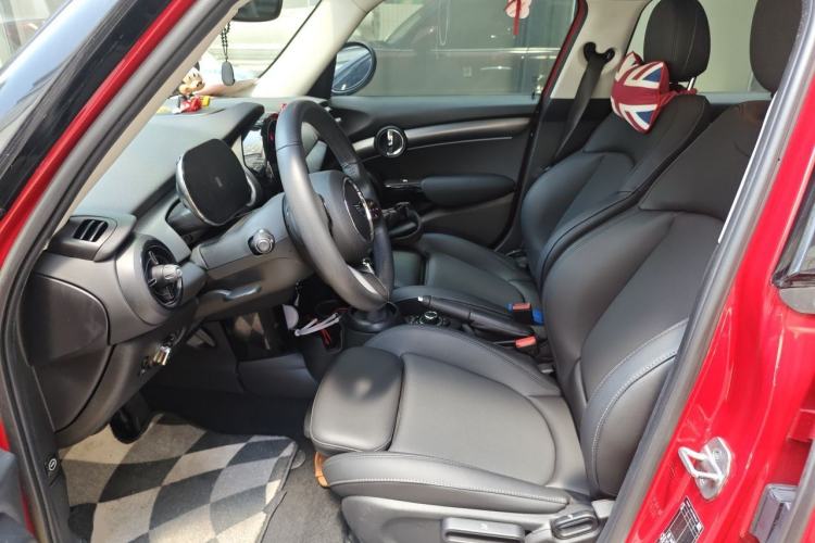 Used MINI 2022 Updated 1.5T COOPER Classic Edition Five-Door Version Left Front Seat