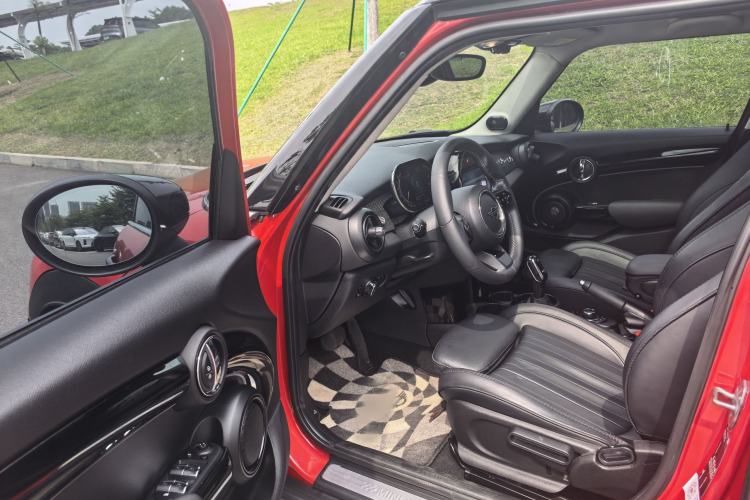 Used MINI 2022 Updated 2.0T COOPER S Classic Edition Five-Door Version Left Front Seat