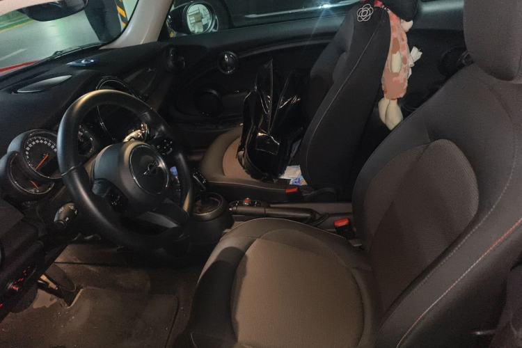 Used MINI 2022 Updated 1.5T ONE Left Front Seat