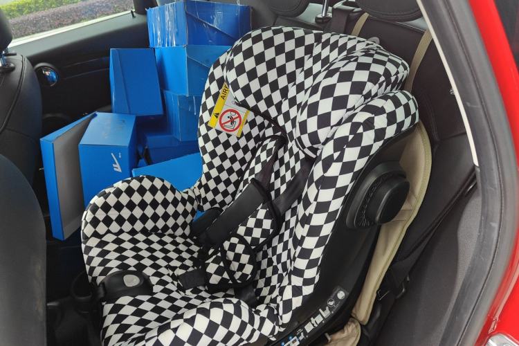 Used MINI 2022 2.0T COOPER S Artist Five-Door Edition Left Rear Seat