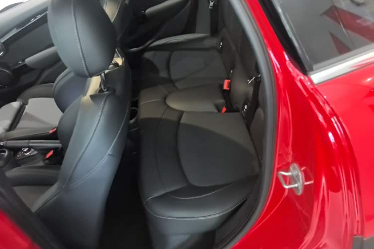 Used MINI 2022 1.5T COOPER Artist Five-Door Edition Left Rear Seat