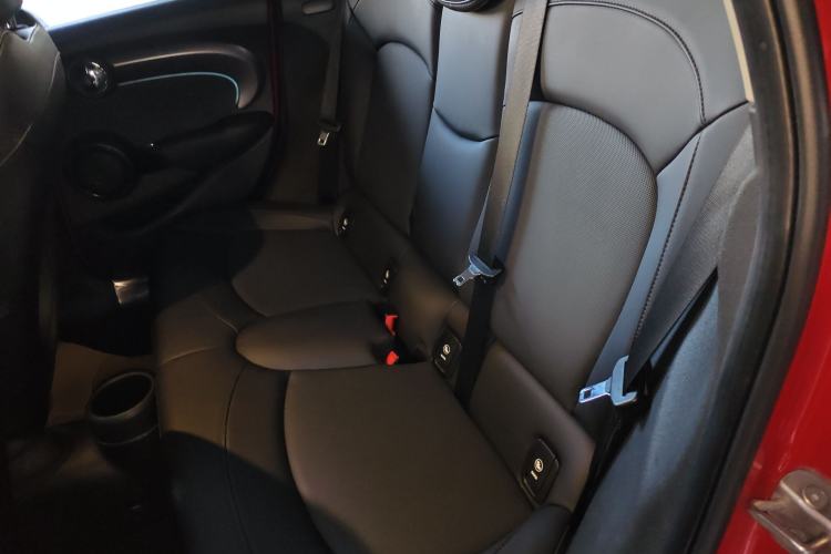 Used MINI 2022 1.5T COOPER Classic Edition Five-Door Version Left Rear Seat