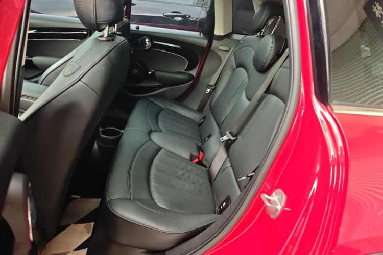 Used MINI 2022 Updated 2.0T COOPER S Classic Edition Five-Door Version Left Rear Seat