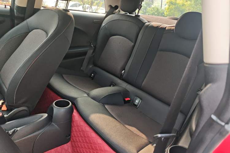 Used MINI 2022 1.5T ONE Left Rear Seat