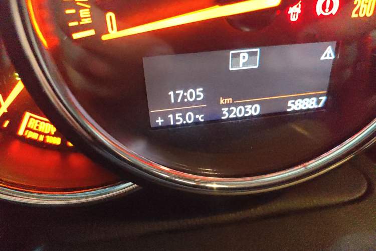 Used MINI 2022 Updated 1.5T ONE Odometer Close Up
