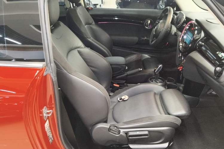 Used MINI 2022 Updated 1.5T COOPER Artist Right Front Seat