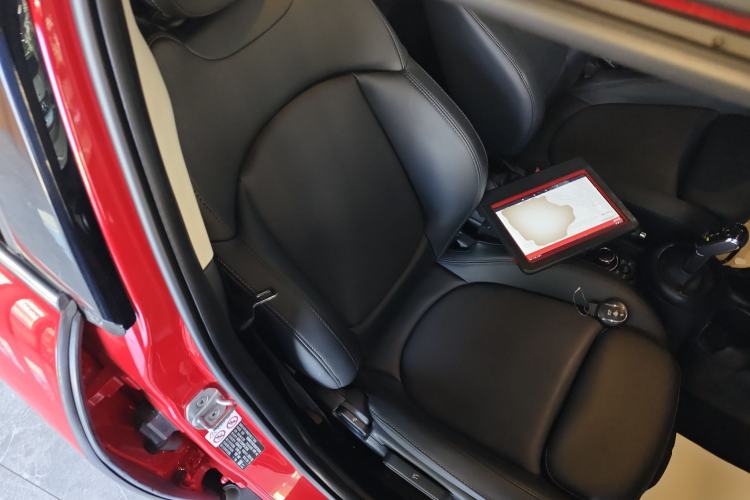 Used MINI 2022 1.5T COOPER Classic Edition Five-Door Version Right Front Seat
