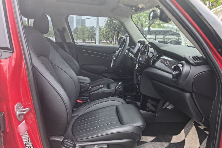 Used MINI 2022 Updated 2.0T COOPER S Classic Edition Five-Door Version Right Front Seat