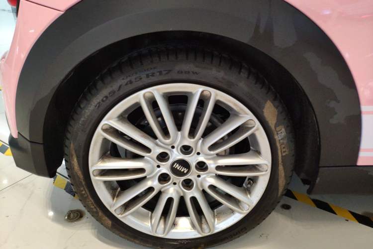 Used MINI 2022 1.5T COOPER CABRIO Classic Edition Right Rear Wheel Hub