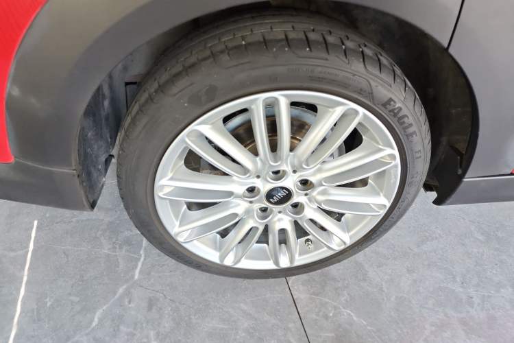 Used MINI 2022 1.5T COOPER Classic Edition Five-Door Version Right Rear Wheel Hub